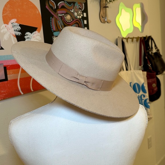Urban Outfitters - Flat Brim Hat - Picture 2 of 4